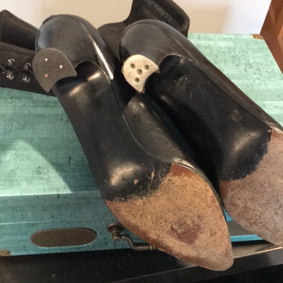 Size 10b black boots - Picture 4 of 6